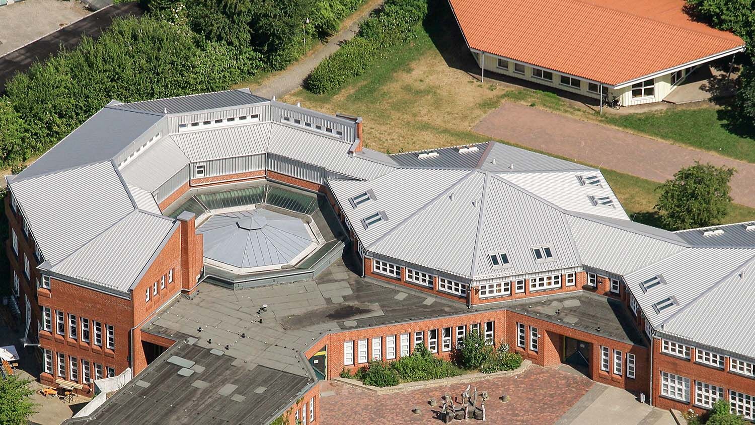 /assets/images/2/Strakerjahn-Schule_Luebeck_3_bear-kb6c853tn3m7gj1.jpg