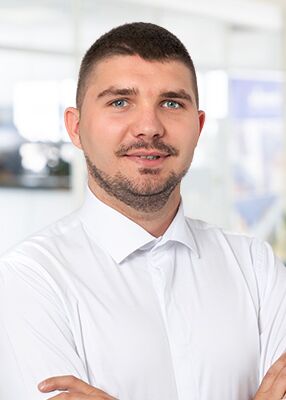 /assets/images/6/Bild_Asztalo-Zsolt_286x400px-x3xkfht8fsyx1fz.jpg