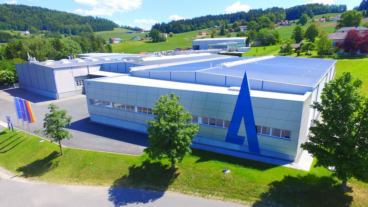 /assets/images/6/ZF_HausImWald-fafcf602.jpg