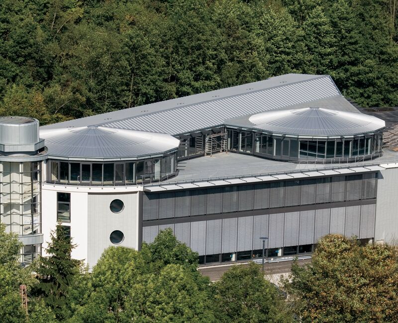 assets/images/8/Betriebsgebaeude_Mennekes_Kirchhundem_2-8332e399.jpg