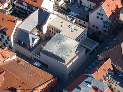 /assets/images/b/Synagoge_Regensburg_01-37a0a8c3.jpg