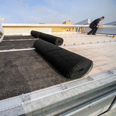 Zambelli RIB-ROOF Akustikdach mit integrierter Vliesschicht auf Wohnhausdach für effektive Schalldämmung