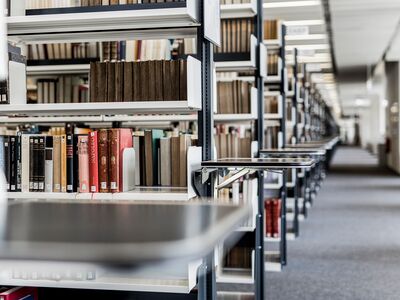/assets/images/e/Uni_Bielefeld_IMG_2460_bear-hyfhtkff35vpr2f.jpg
