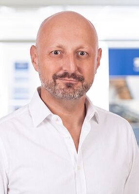 /assets/images/h/Bild_Ruder-Stefan_286x400px-8adzfb524r17hb0.jpg