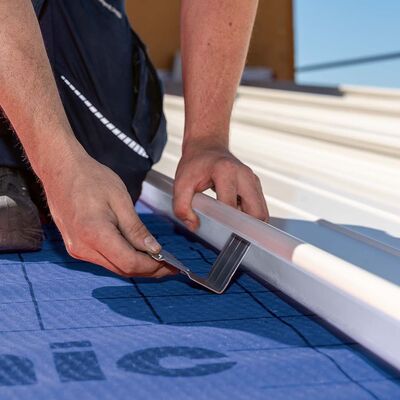 /assets/images/j/RIB-ROOF_Metalldach_Clip-Montage-03-ypq44x2vde02f4r.jpg