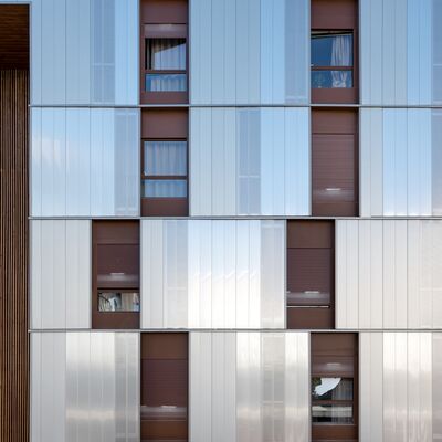 Fassadenpaneele aus Metall von Zambelli Siding für moderne, nachhaltige Gebäude