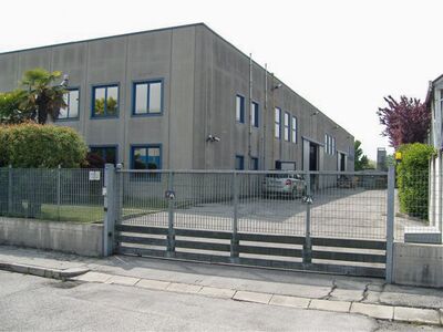 /assets/images/n/dew-historie-1995_standort-italien-zsn3hwqrz5cfpkg.jpg