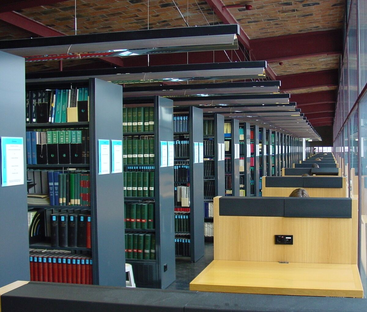 /assets/images/r/Humboldt_Universitaet_Detail2-1x6w528yc0wp453.jpg