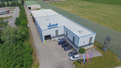 /assets/images/r/dew-historie-2007_Standort_Oesterreich_DJI_0280_1_2-n72y2ymc5cr5mnv.jpg