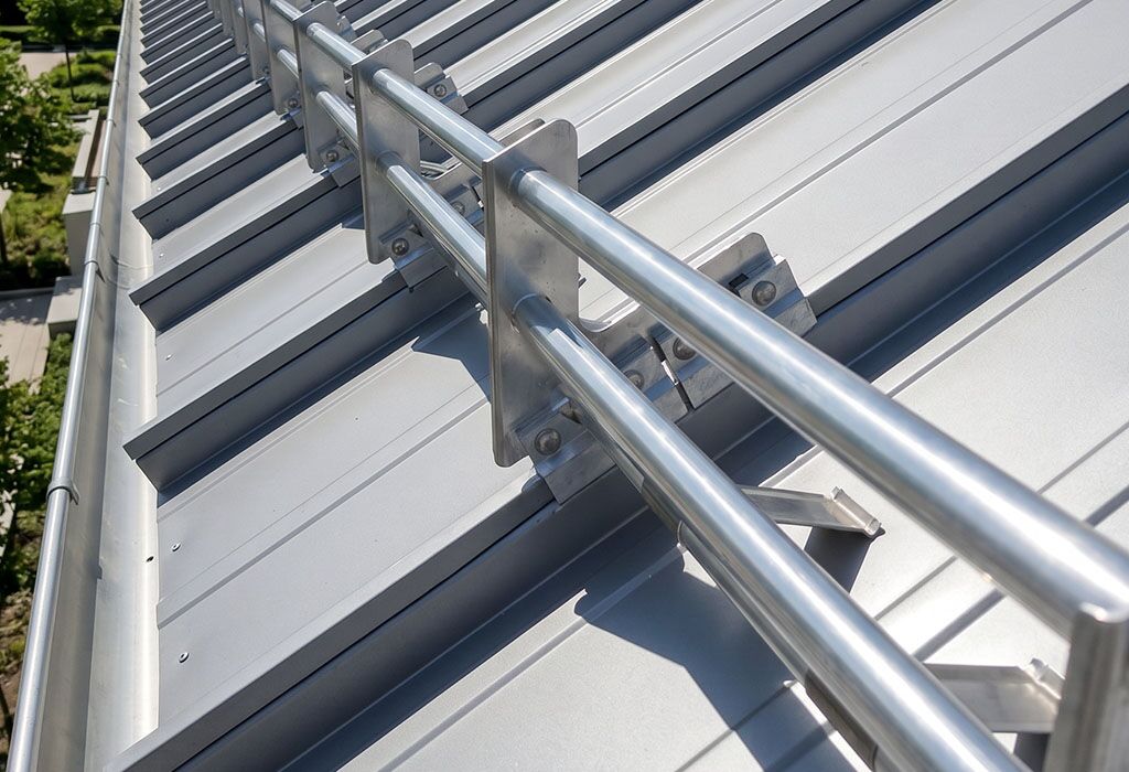 Photovoltaik Schneefang-Aufstockelement Metalldach