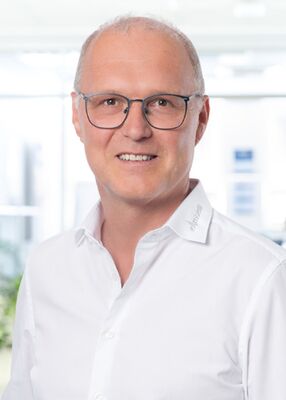/assets/images/v/Bild_Miggisch-Josef_286x400px-6aajnm5zyvza1vp.jpg