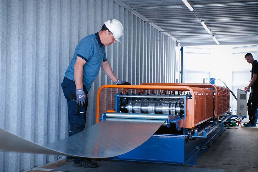 RIB-ROOF Metalldach mobiler Rollformer Container