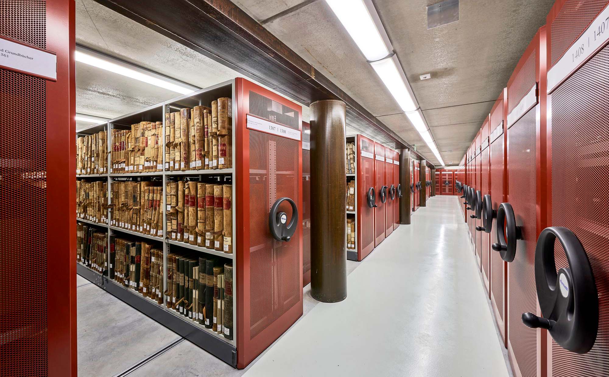 /files/dateien/bilder/Zambelli_Regalsysteme/anwendungsbereiche_archiv/Staatsarchiv_Landshut_20170320OK_ZRS_0071_bear.jpg