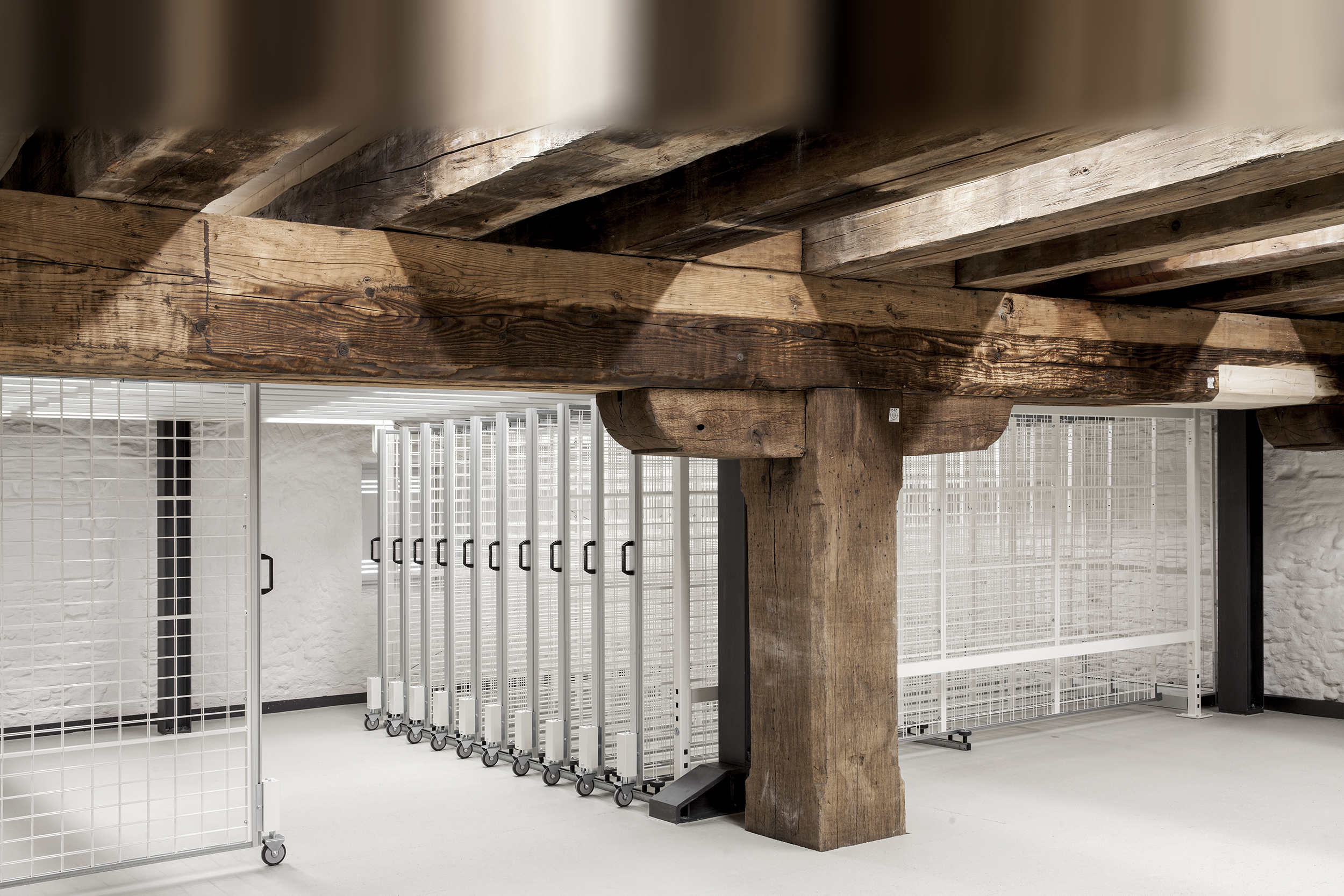 /files/dateien/bilder/Zambelli_Regalsysteme/anwendungsbereiche_museumseinrichtung/headerbilder/Oesterreichstadel_Regensburg_18-05-03_oesterreich_092_2_bear.jpg